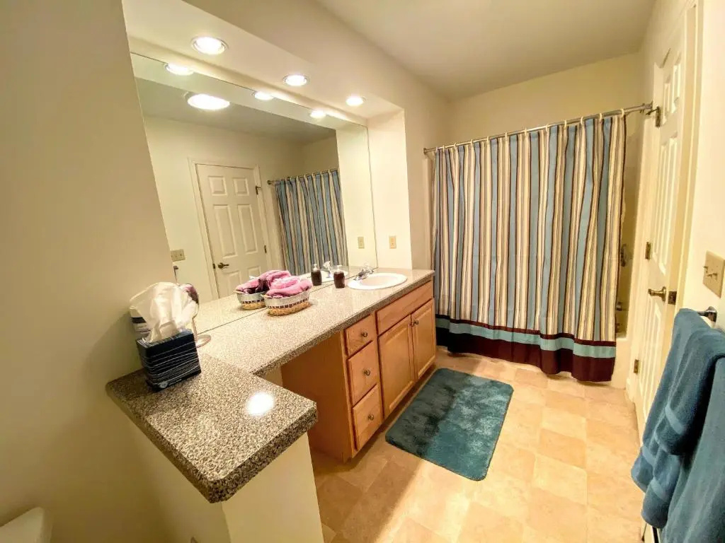 F9 Fairway Village home on the Mt Washington golf course - in the heart of Bretton Woods