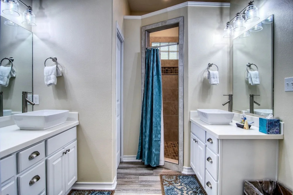 Hook's Harbor Pb204 3 Bedrooms 3 Bathrooms Condo