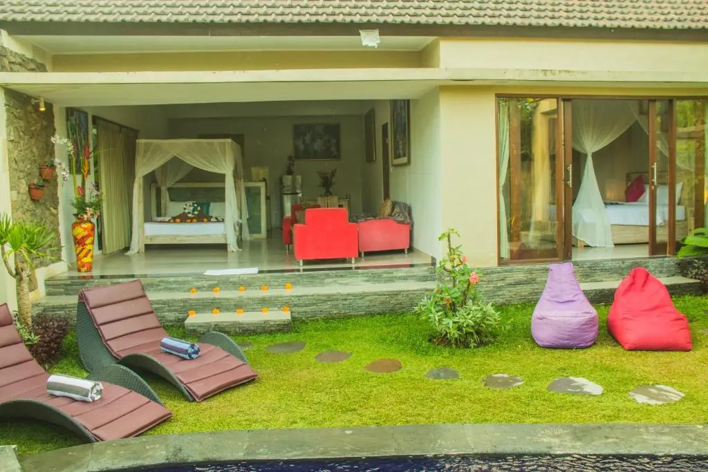 Ratna Villa