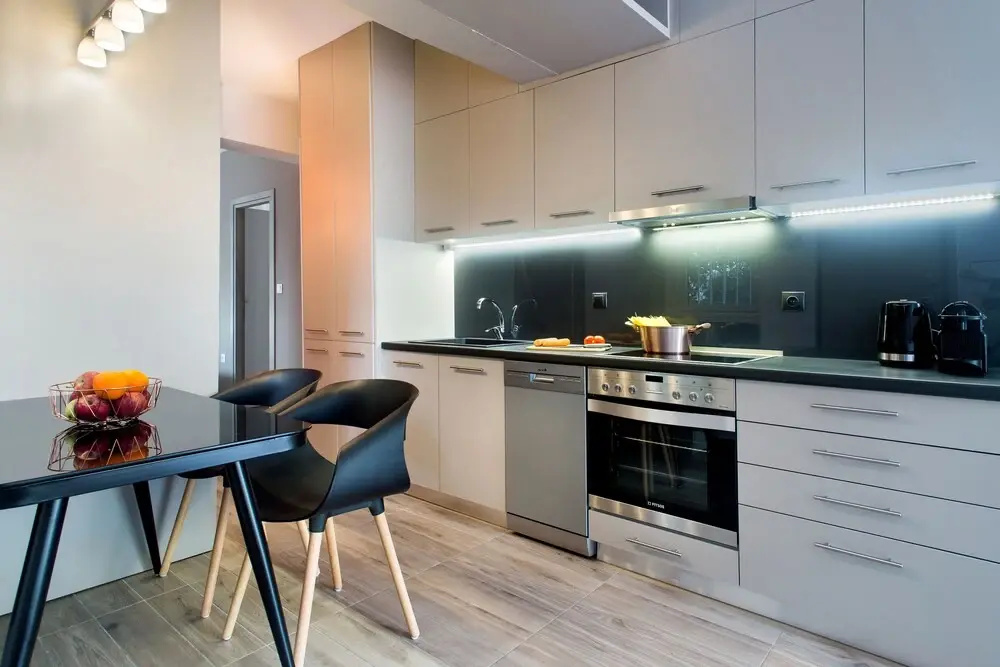 Mystique 2 BD Aparment by BluPine
