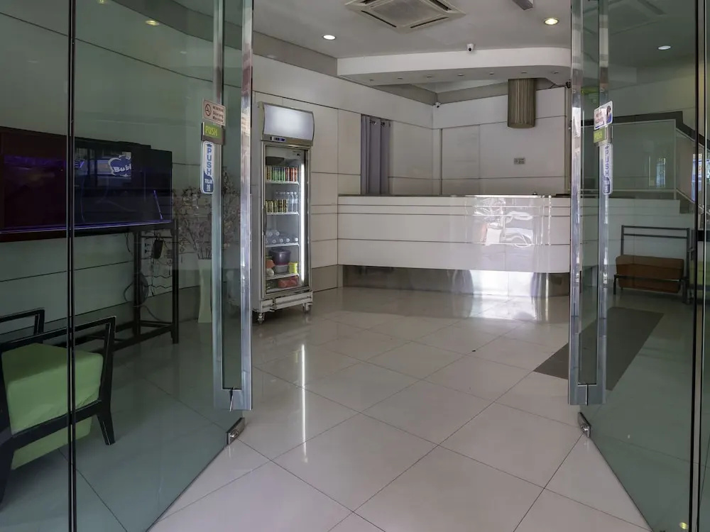 OYO 981 Ant Cave Hotel