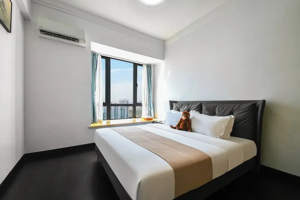 R&F Princess Cove Seine Region by Lions Bay