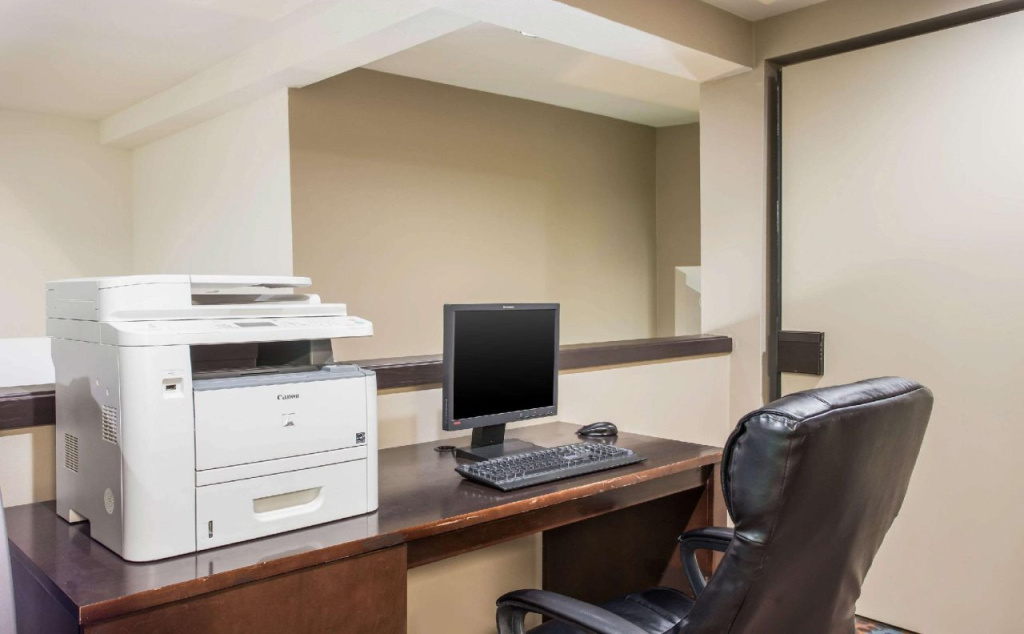 Quality Inn Kansas City International Airport