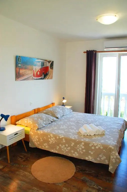 Apartments Kolmanic, sea view, free privat parking