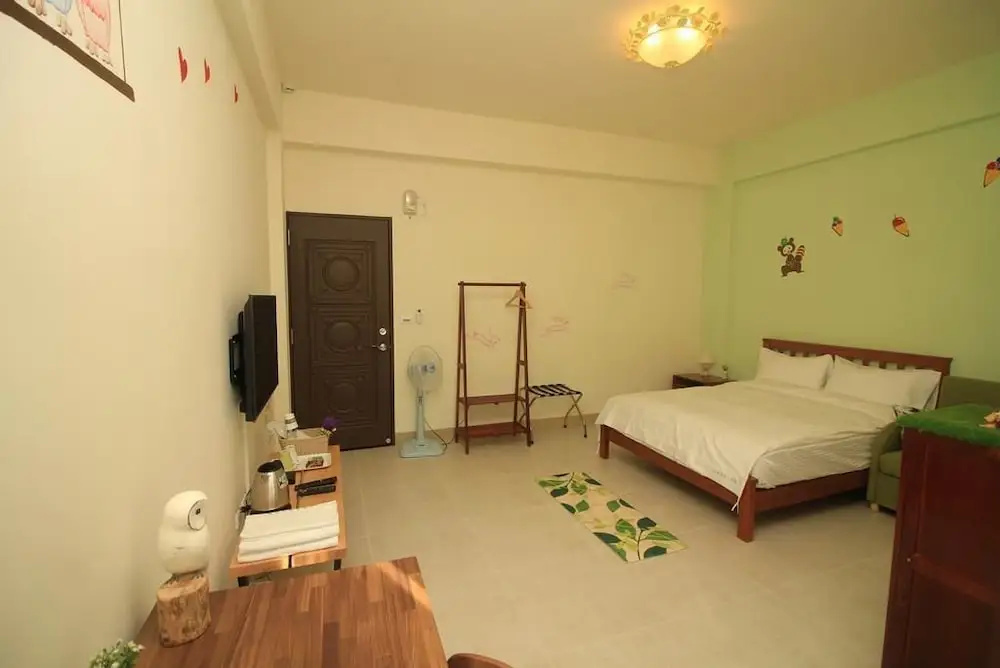 Nest And Big Forest Guesthouse