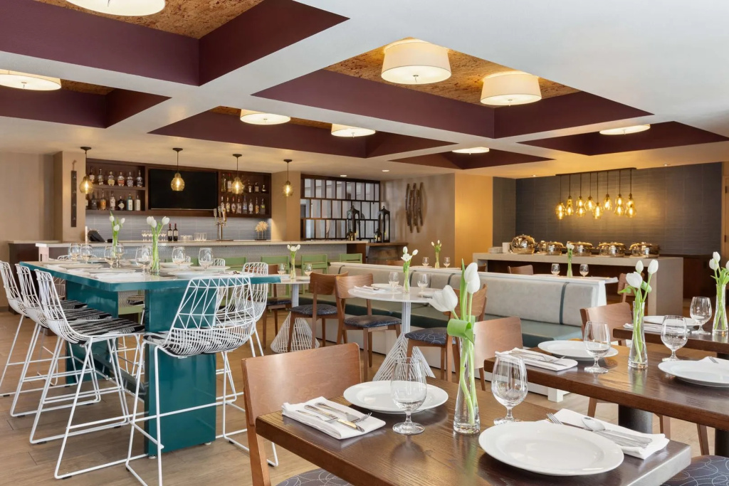 DoubleTree by Hilton Campbell - Pruneyard Plaza