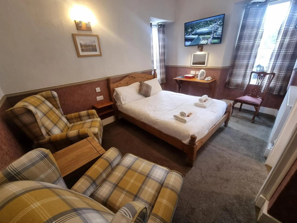 Roy Bridge Hotel