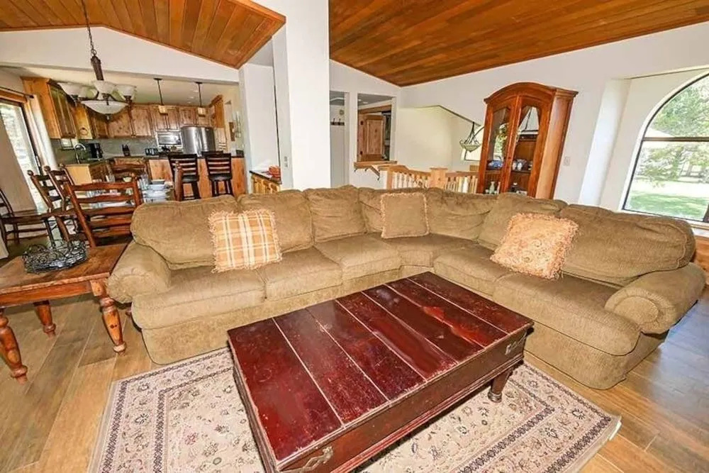 596 Danube Drive 3 Bedroom Home by RedAwning