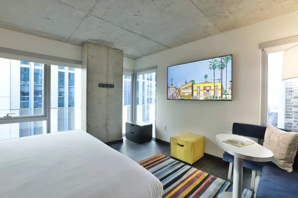 Aloft by Marriott Chicago Mag Mile