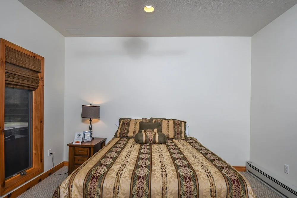Cedar Creek 4 Bedroom Townhome #14