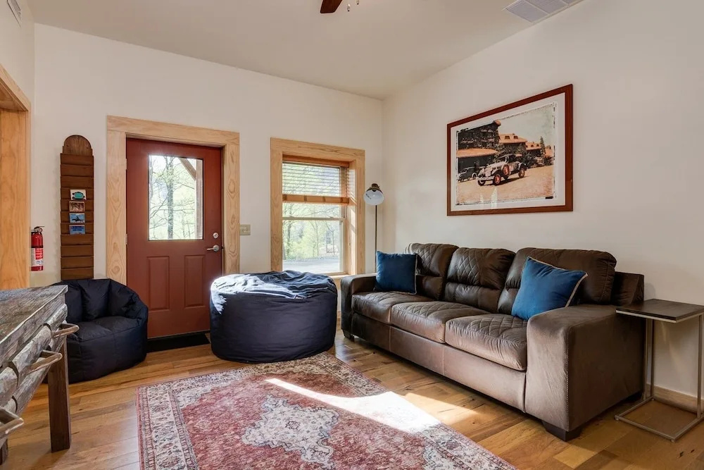 Lakey Gap Lodge - 4 Br Cabin