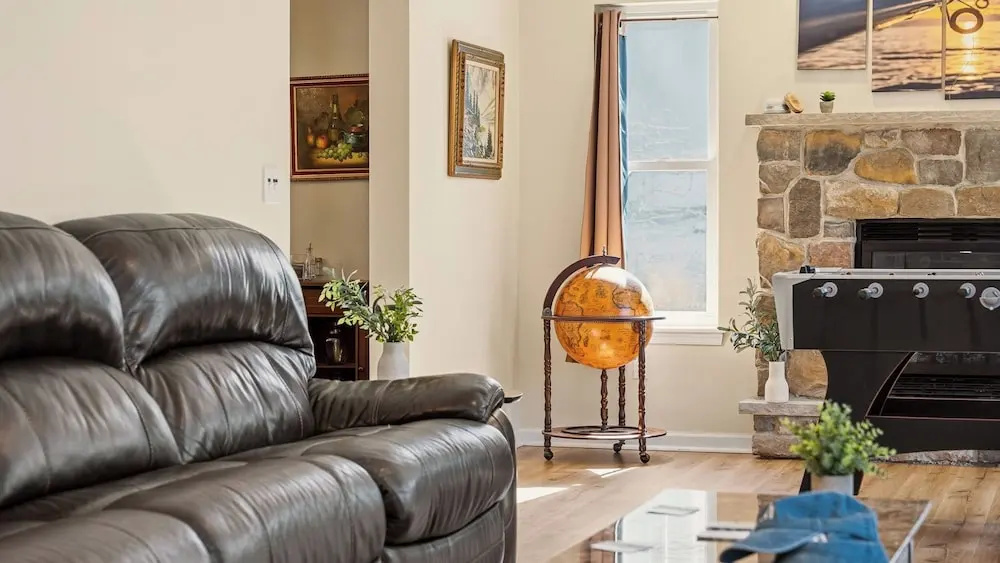Poconos Fun by Avantstay Mount Pocono Escape Firepit + Game Room Near Trails + Lakes