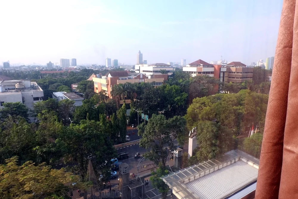 Kalibata Apartment With Sofa Bed Near Shopping Center