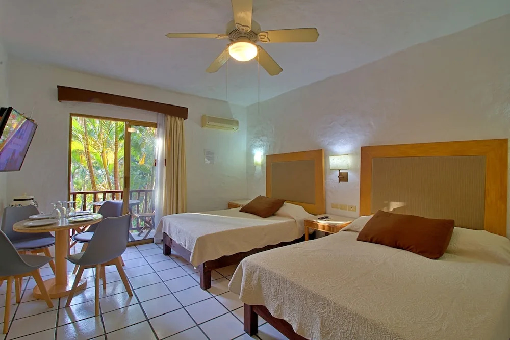 Villa Facing the Beach in a Large Terrace 7 Pools, Tennis Courts, 247 Security