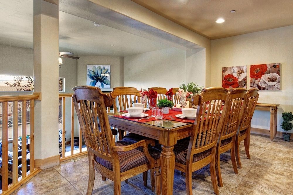 4BR/3.5BA Remarkable Bear Hollow Townhome by RedAwning