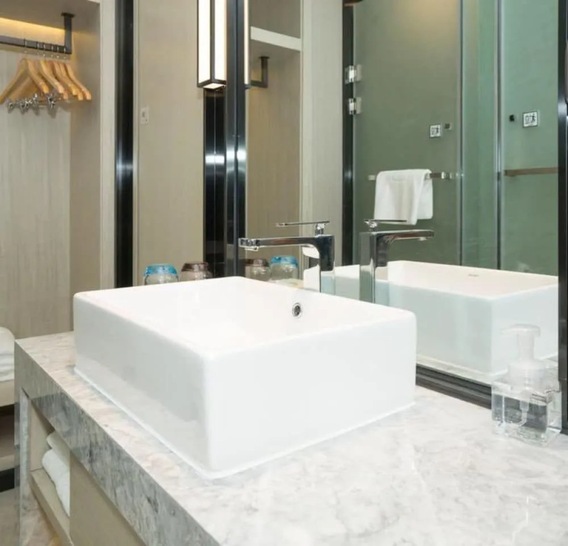 Echarm Hotel (Guilin Zhongshan Middle Road Liangjiang Sihu)