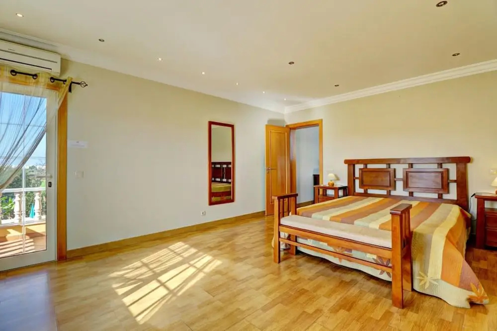 Villa - 5 Bedrooms with Pool and WiFi - 107490
