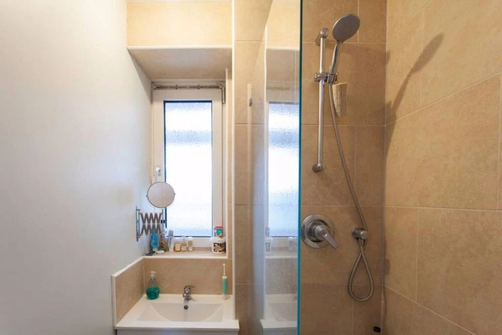 Well Connected Modern East End 1 Bed