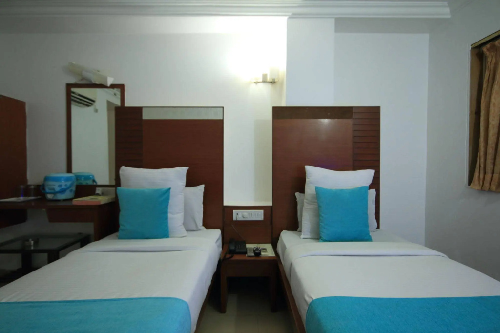 hotel kadamb inn