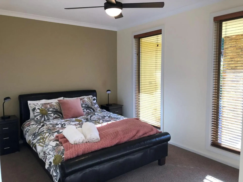 WOODLAND HEATH ESCAPE PET FRIENDLY WIFI AND LINEN Inc