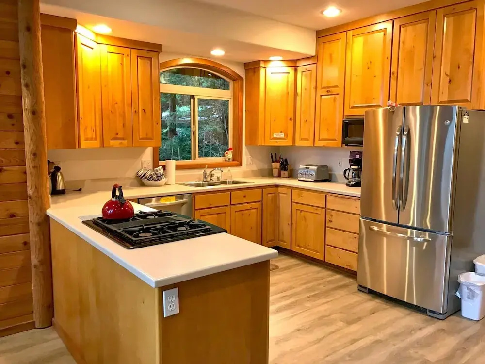 07MF - Lake Front - Hot Tub - BBQ - Sleeps 8