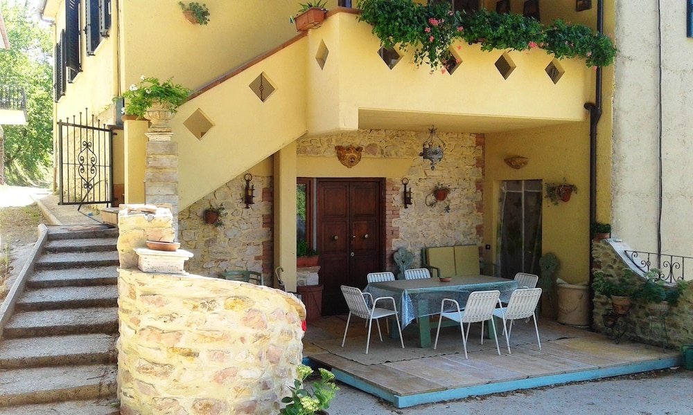 2 bedrooms appartement with furnished garden and wifi at Coppe