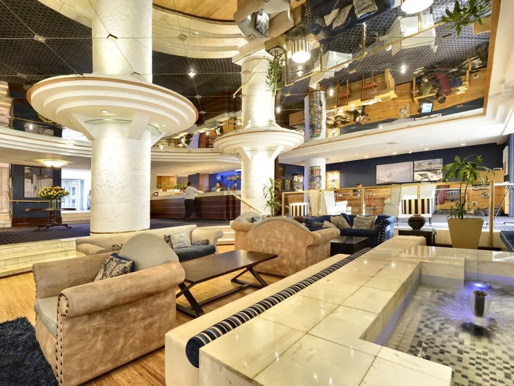 Peninsula All Suite Hotel by Dream Resorts