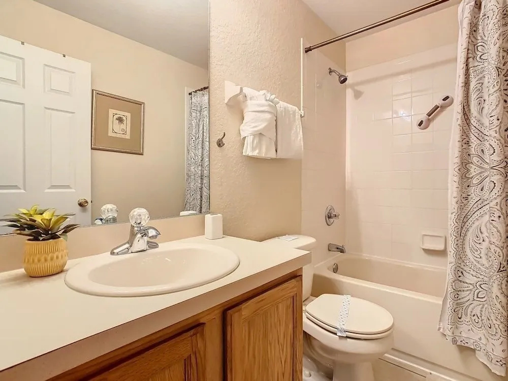Regal Oaks Getaway: 4br Home Close To Disney & Old Town 4 Bedroom Townhouse