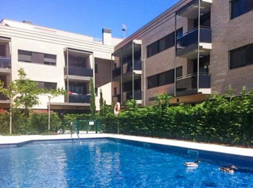 Apartment With 2 Bedrooms in Banyoles, With Wonderful City View, Pool