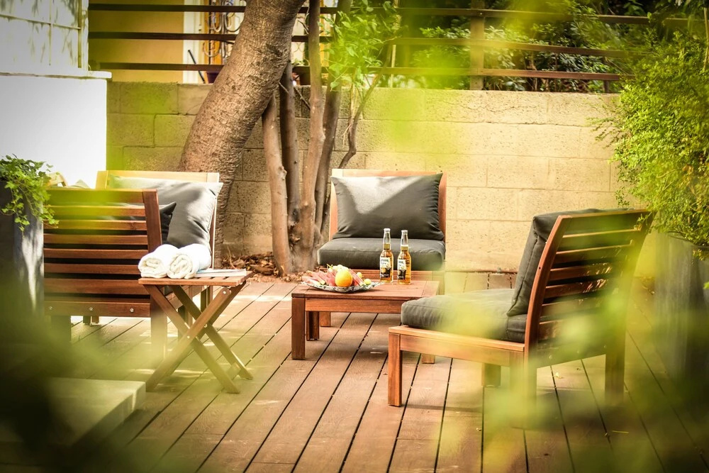 Serene Retreat with Lush Garden by Sea N Rent