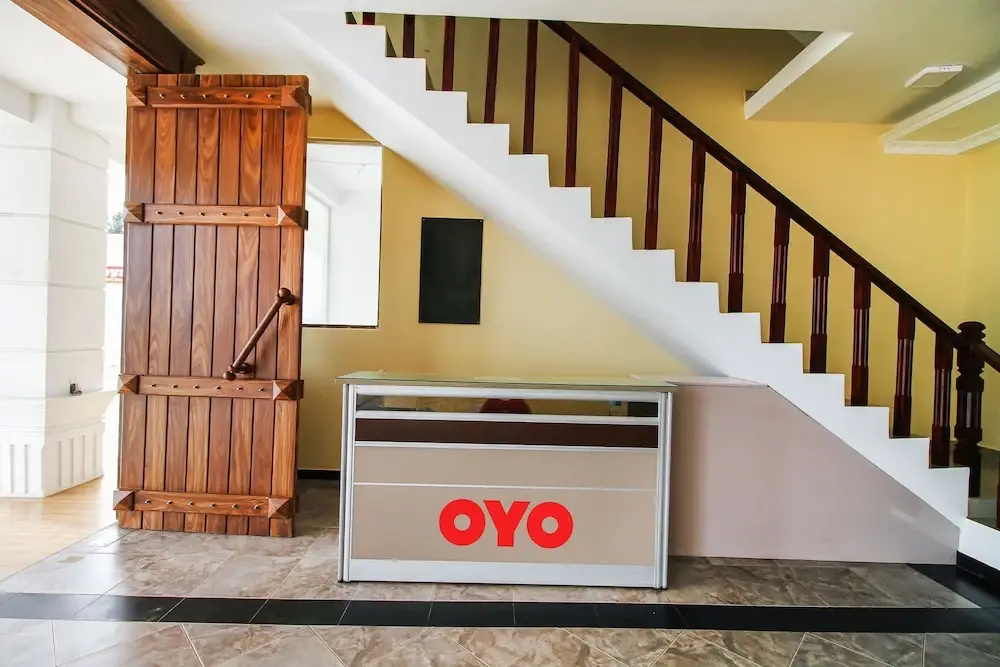 OYO 334 Royal Oshin