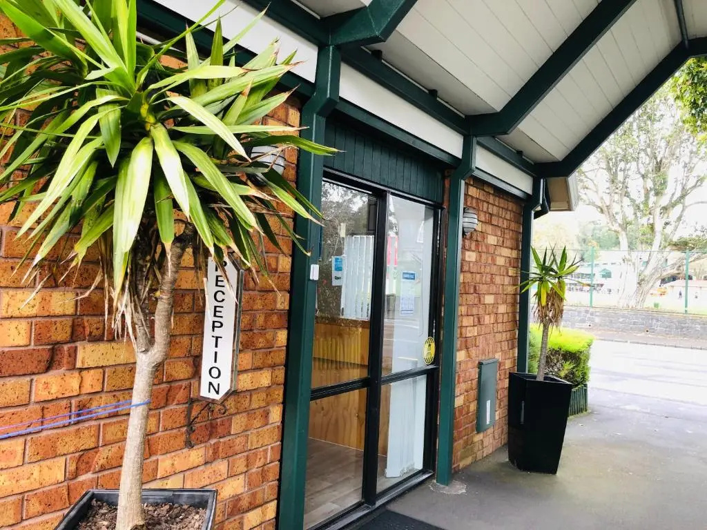 Tudor Court Motor Lodge