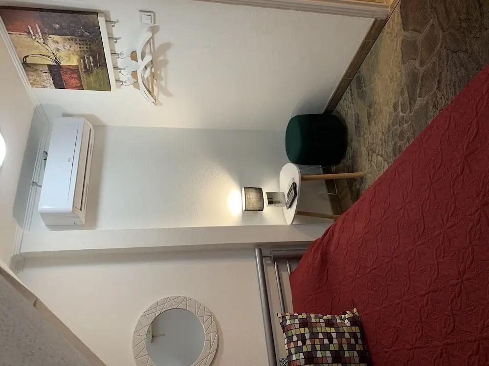 Airport16 bed and breakfast