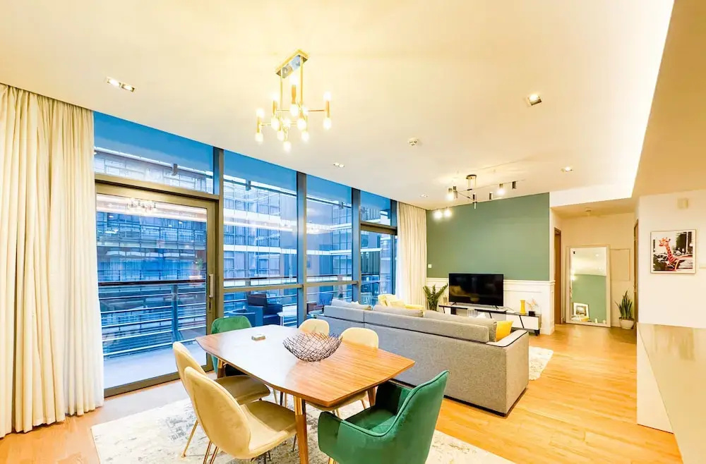 Aya - Impeccable 1BR Apartment with Balcony in City Walk