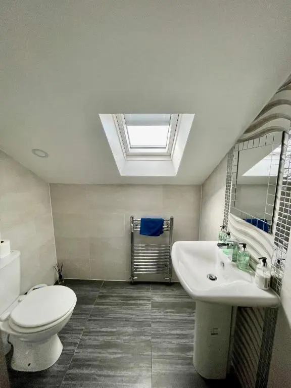 Spacious 1 Bed Apartment In The City Centre