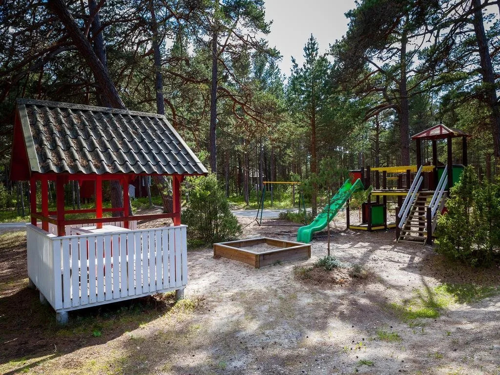 Roosta Holiday Village