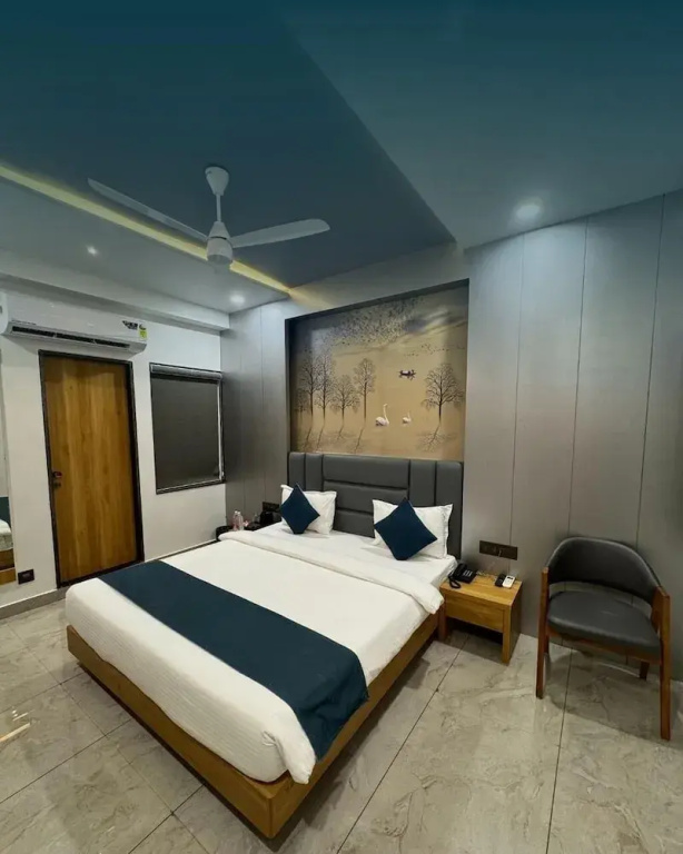 The Premier, Dwarka