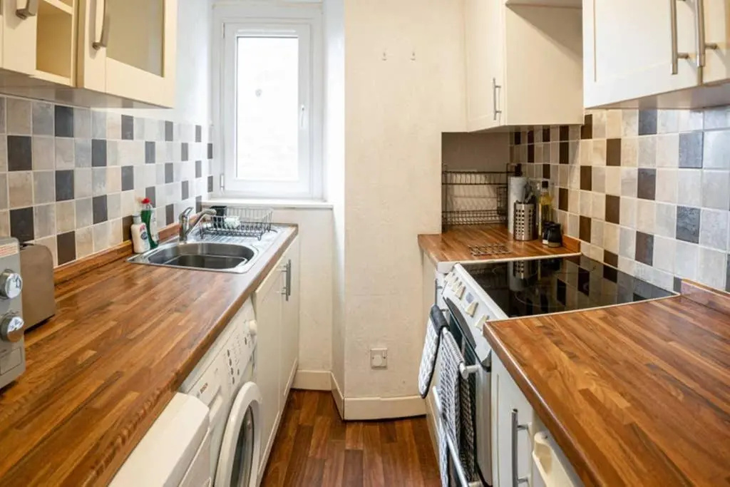 ☆ Central, Spacious Apartment Close to University☆