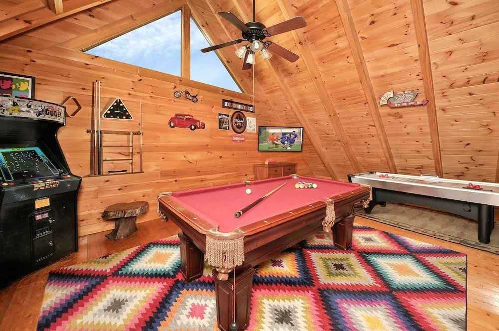 Hakuna Matata - 2 Br cabin by RedAwning