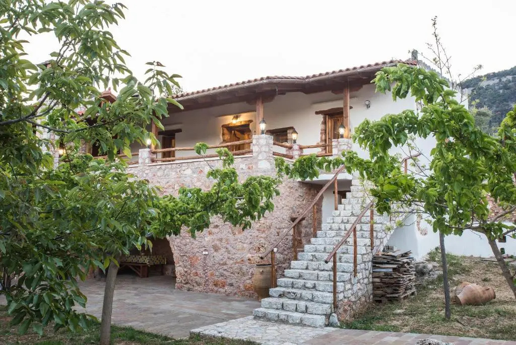 ARADENA TRADITIONAL House 1