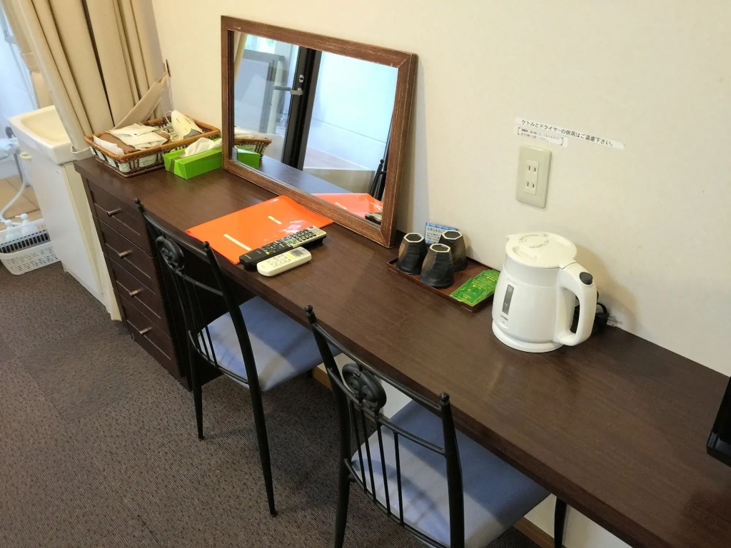 Hotel Casual Euro