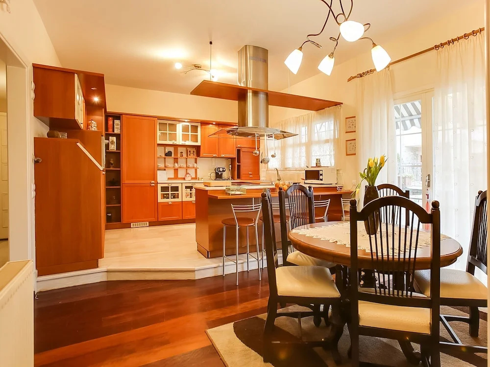 Lavish Villa in Volos close to the beach and Pilion with Netflix