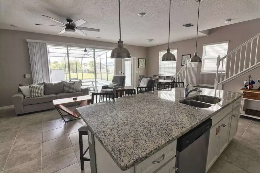 Daniel's Townhome Getaway At Windsor Island Resort 5 Bedroom Townhouse by Redawning