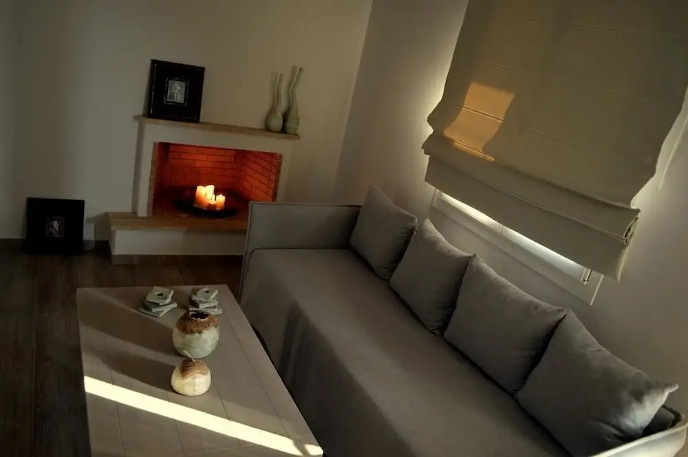 Ammos Luxury Suites