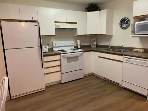 Kirton Suite - 1 Bed / 1 Bath Condo