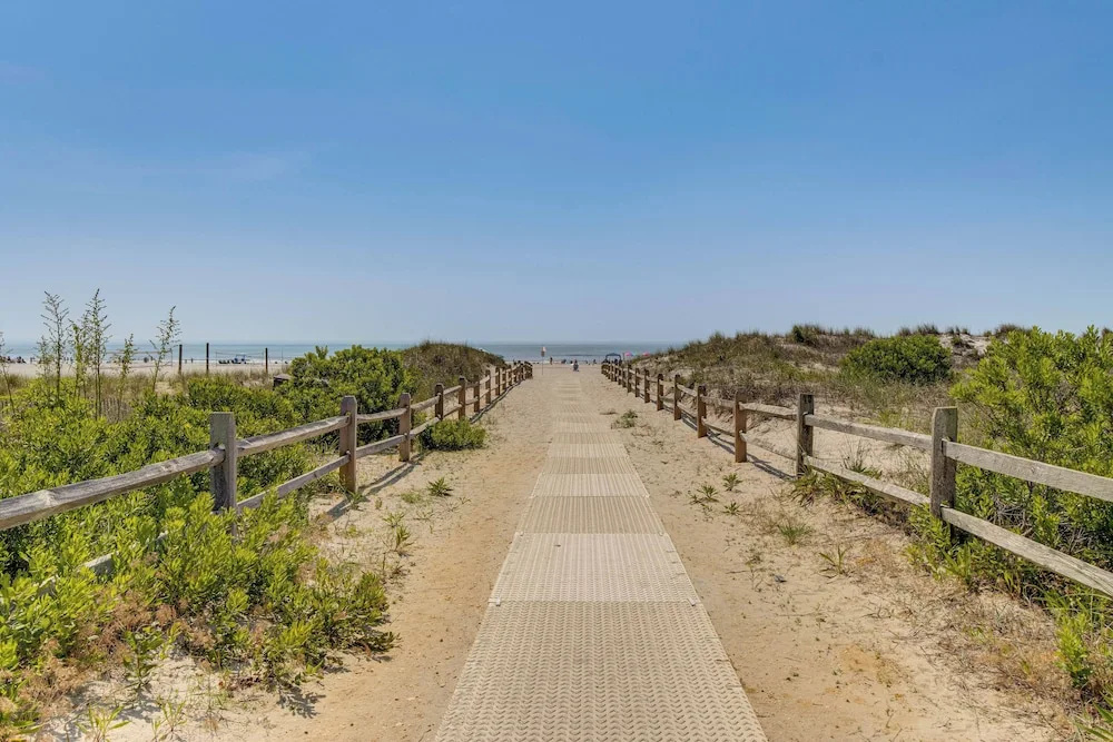 2 Blocks to Beach Access: Ocean City Adventure!