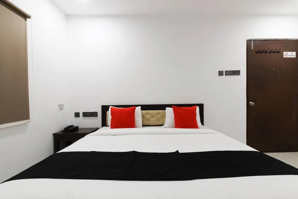 Super Collection O Mythri Hotel Near By ECIL, AS RAO Nagar, Sainikpuri