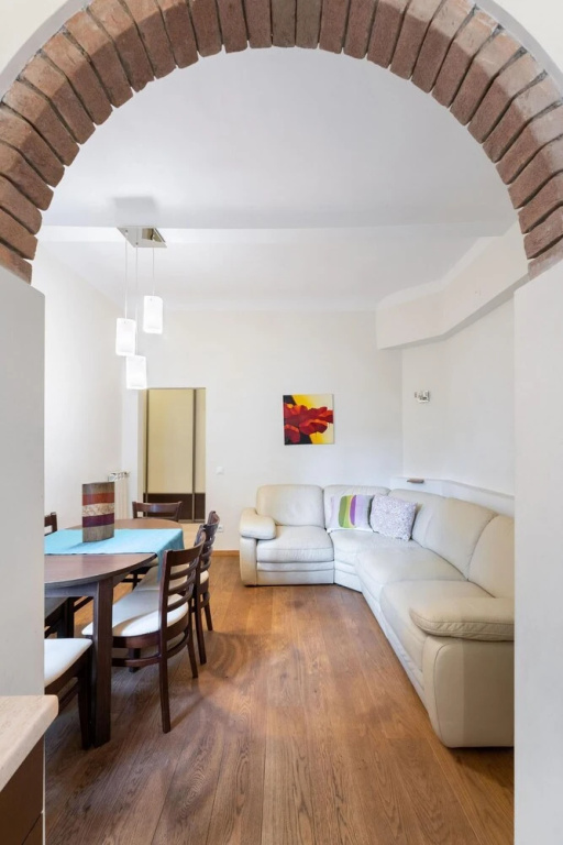 Mezzo 30 in Firenze With 3 Bedrooms and 2 Bathrooms