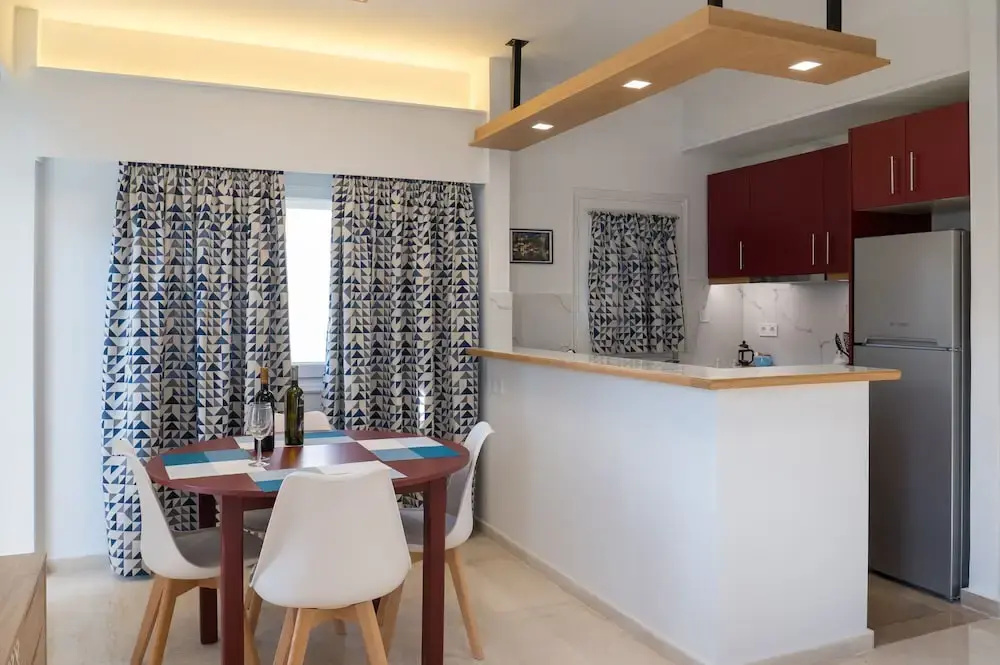 CHROMA Lodge Rafina