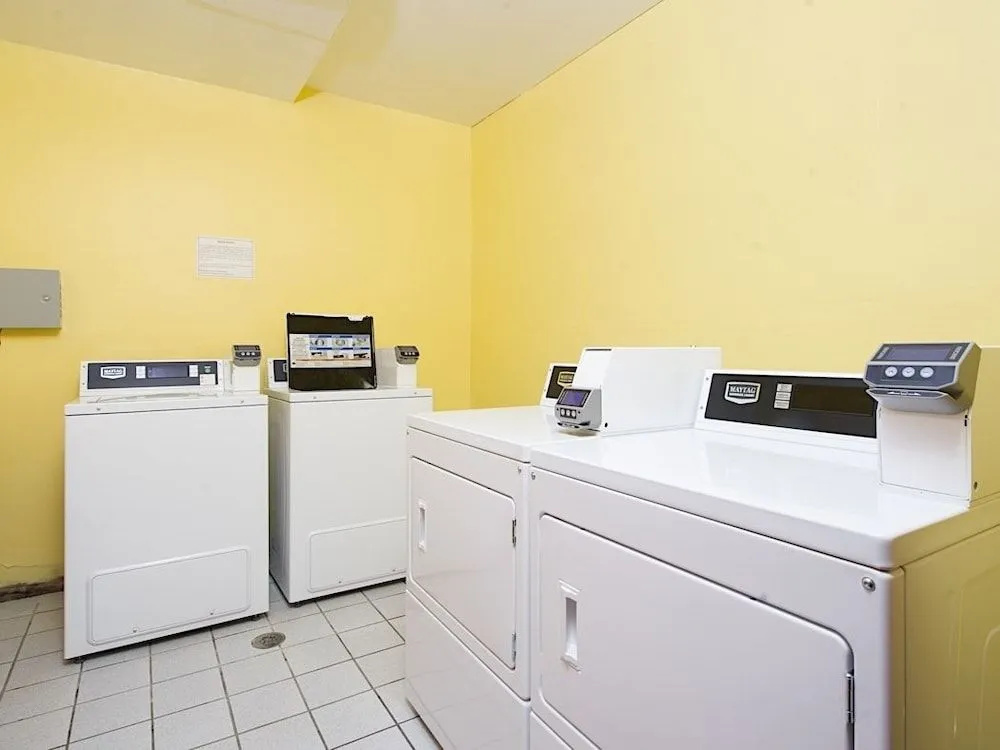 400 Plantation Condo Unit 2505 - 1 Br condo by RedAwning